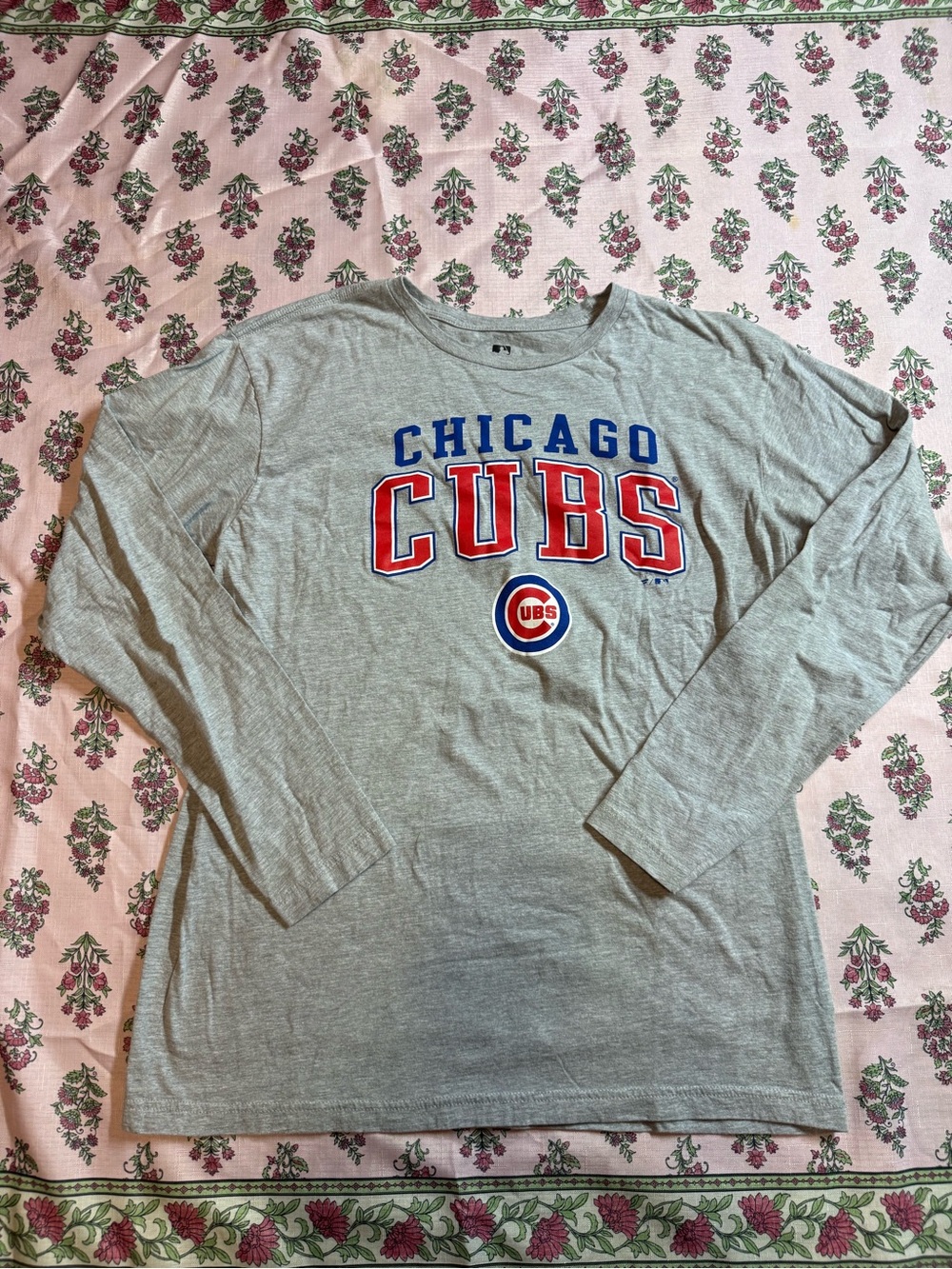 Fanatics Gray Chicago Cubs Long Sleeve Tee with Red & Blue Logo
